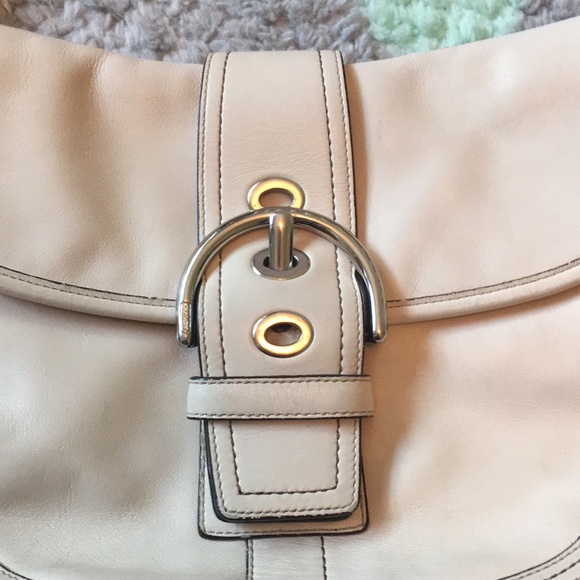 Coach Medium Shoulder Bag - Picture 6 of 8
